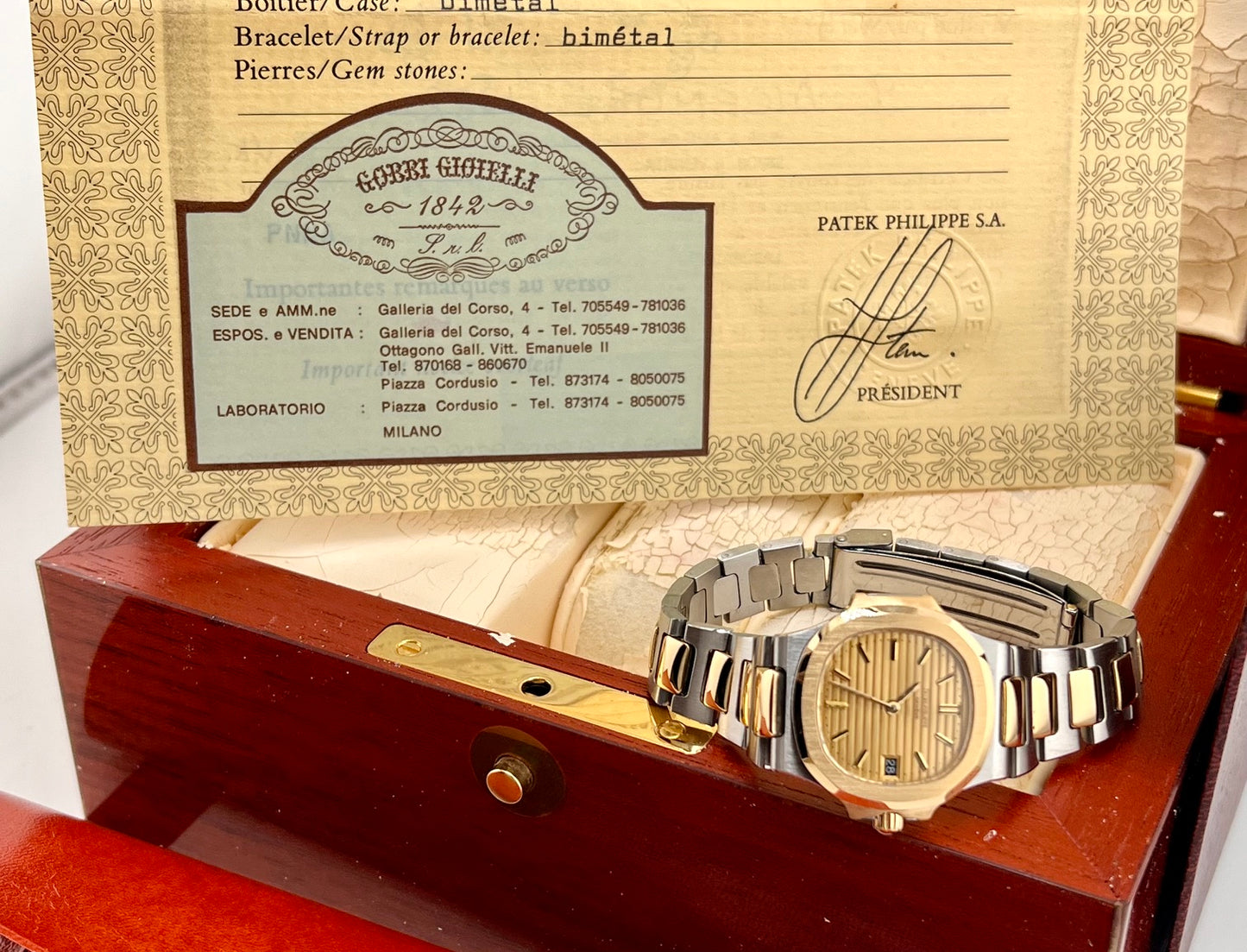 Patek Philippe Nautilus 4700 Lady 27mm Box&Paper Quartz 1982 Ita