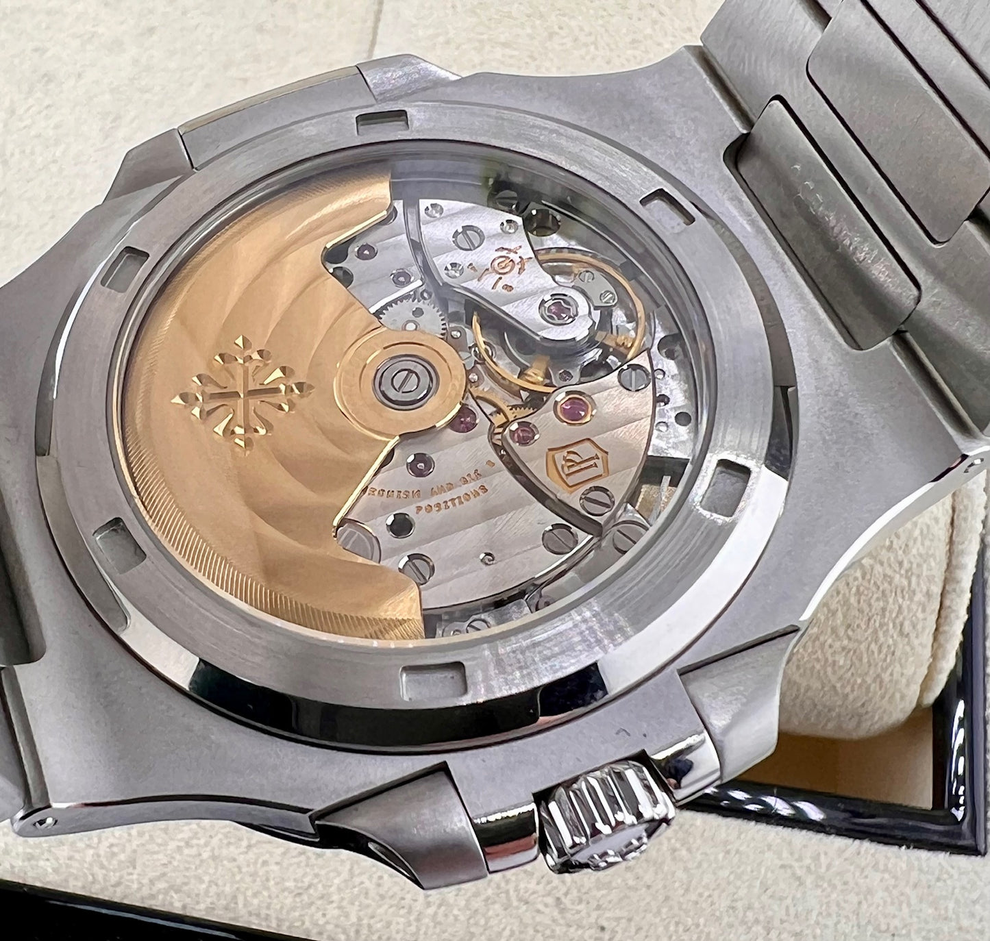 Patek Philippe Nautilus 5711/1A-011 White Dial Full Set 2012 (Andorra)