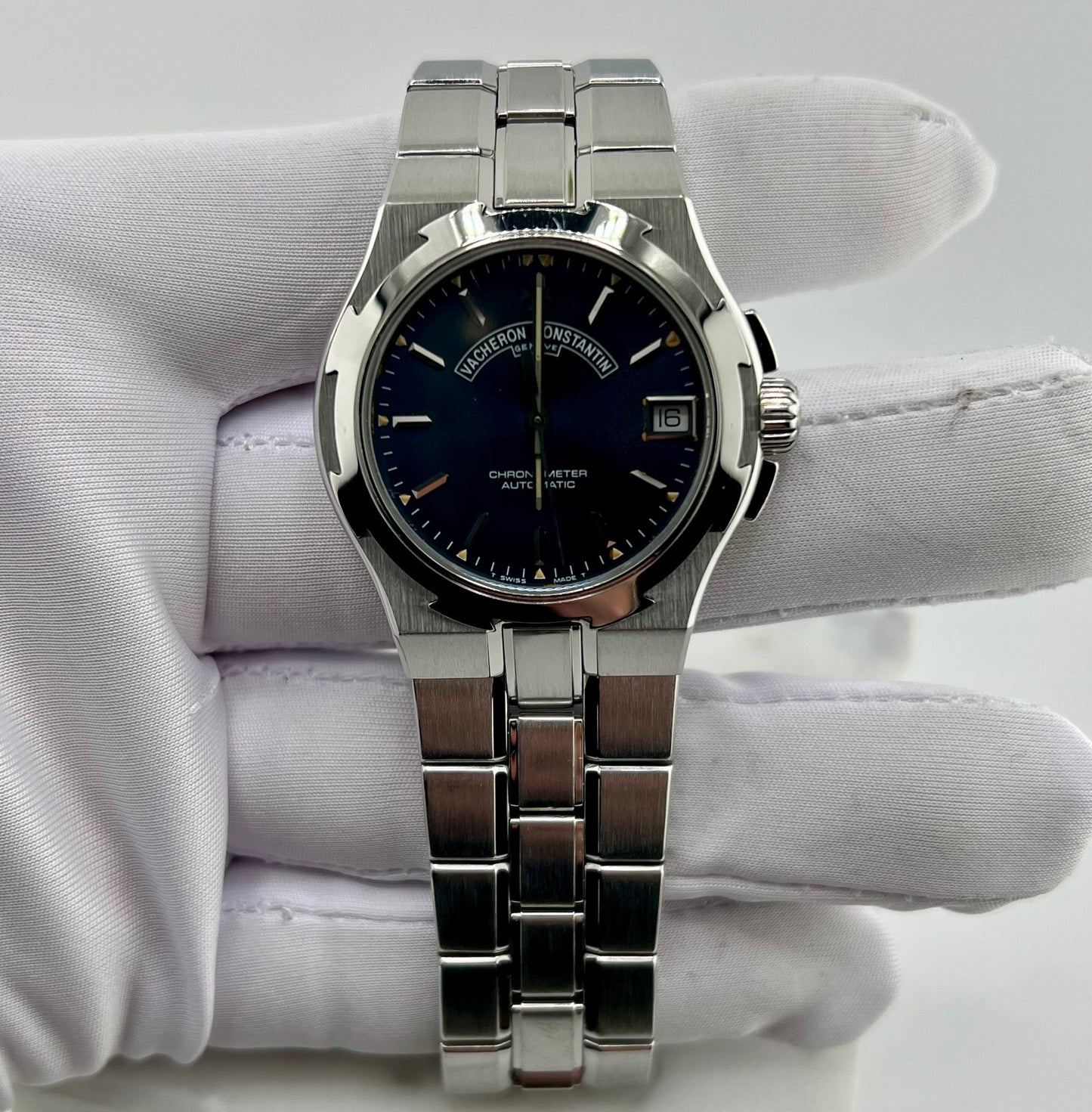 Vacheron Constantin Overseas 35mm 42050 Blue Dial only watch