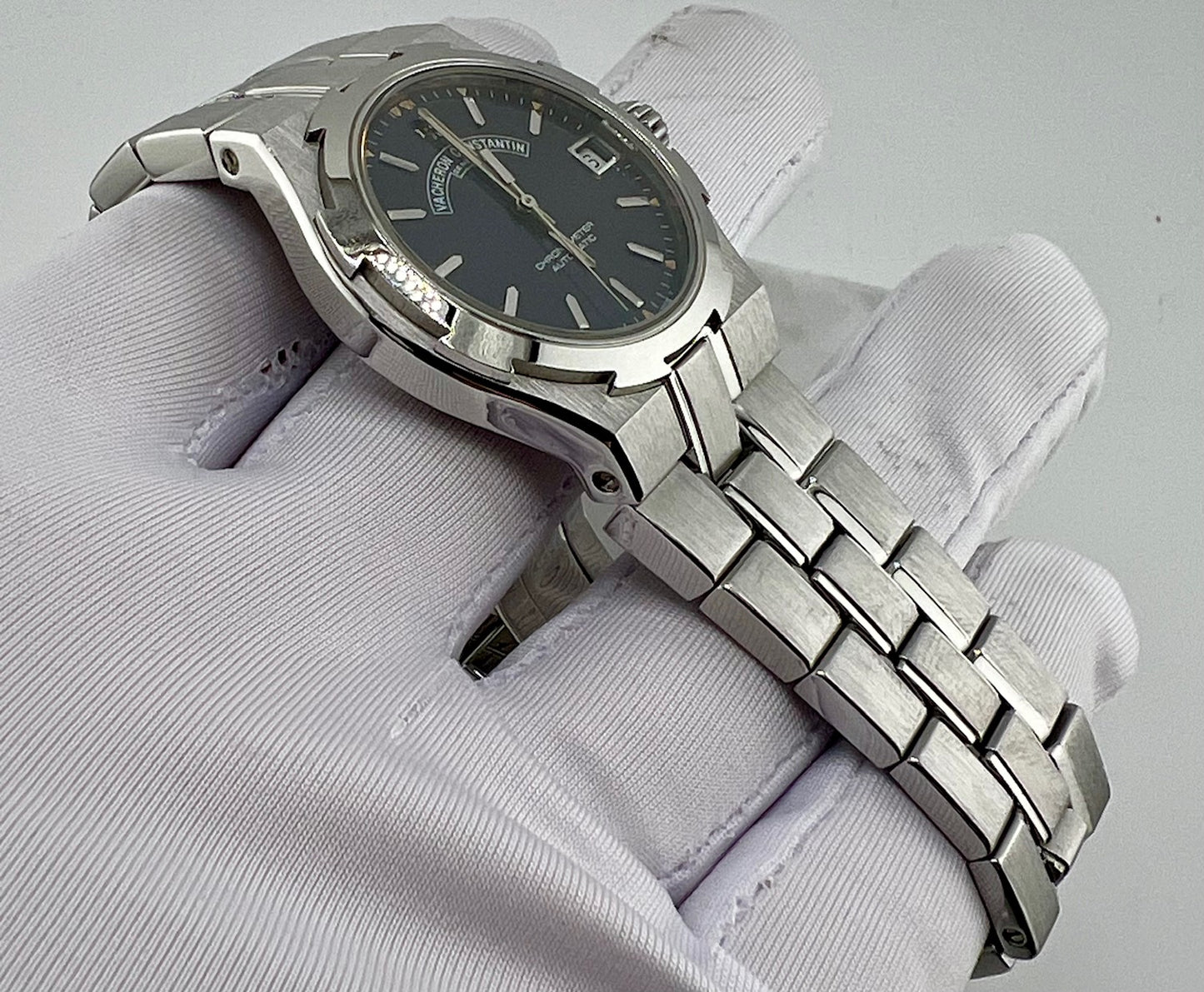 Vacheron Constantin Overseas 35mm 42050 Blue Dial only watch