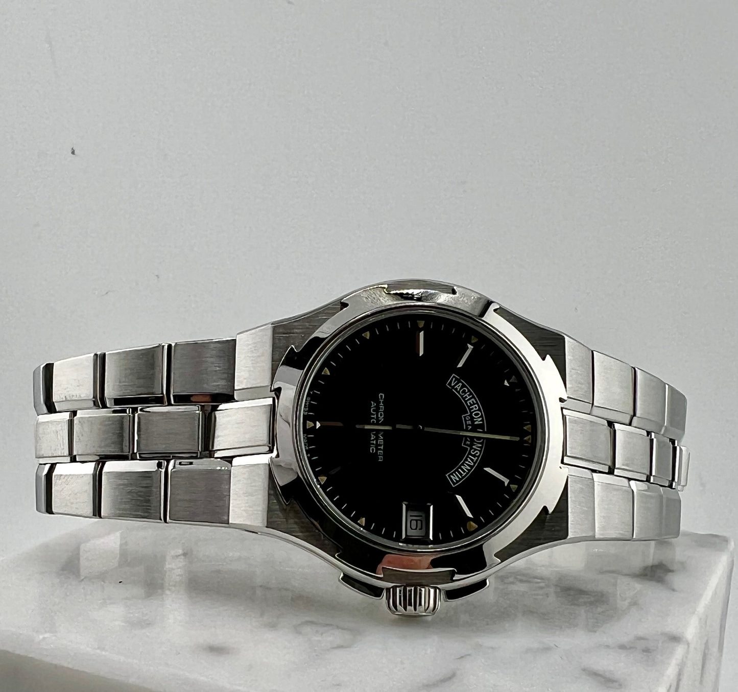 Vacheron Constantin Overseas 35mm 42050 Blue Dial only watch