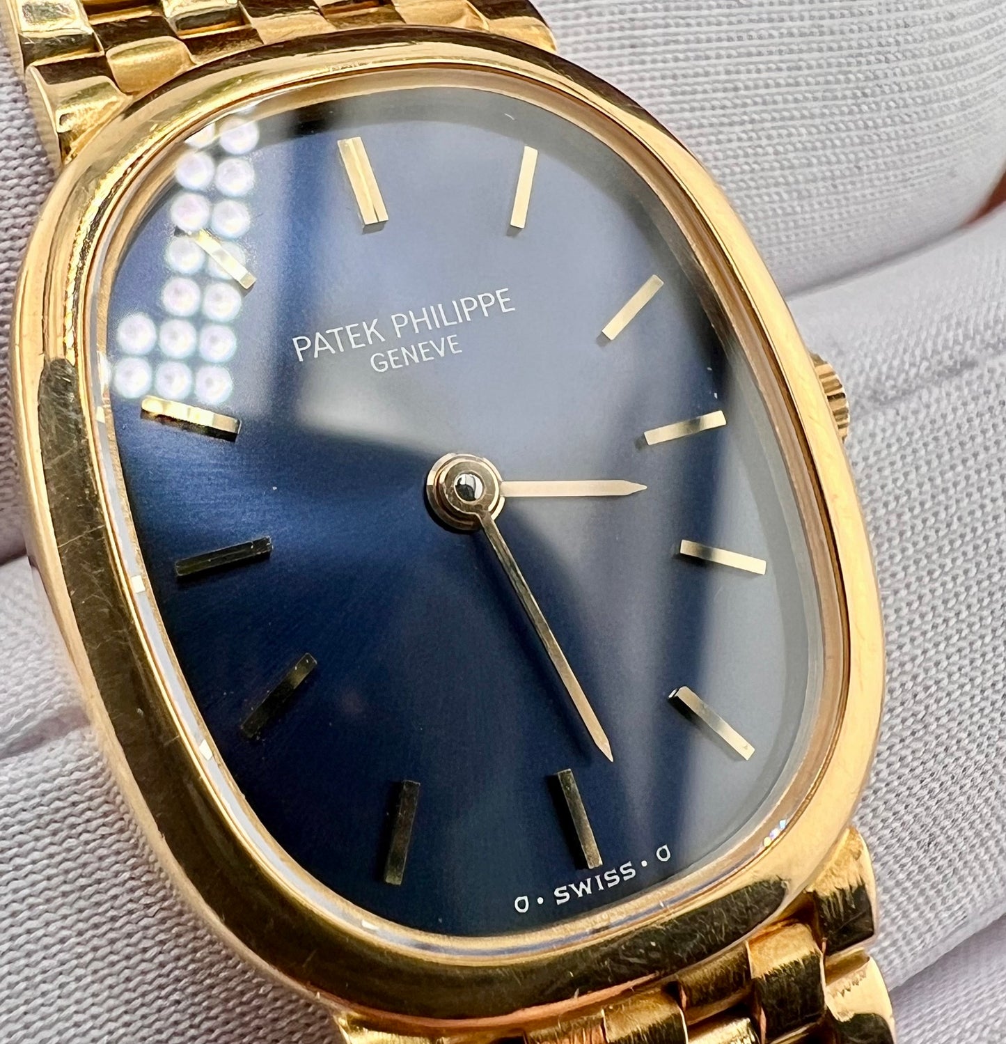 Patek Philippe Ellipse 4764 Quartz 20X24mm Yellow gold only watch blue dial