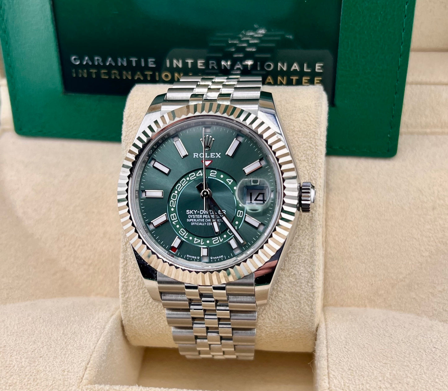 Rolex Sky-Dweller 336934 Green Dial 2024 Jubilèe 16links