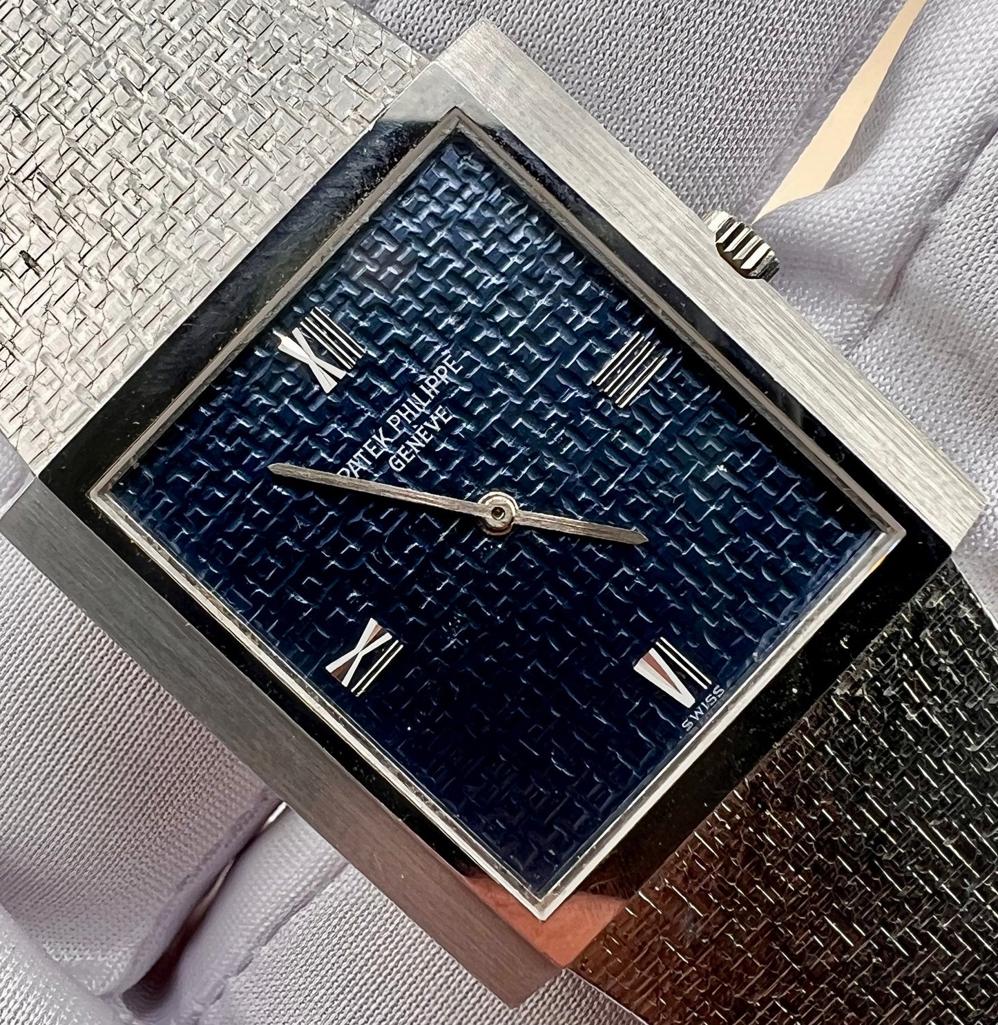 Patek Philippe Gondolo 3571 White Gold Blue Linen Dial guilloché 26x26mm no paper Patek