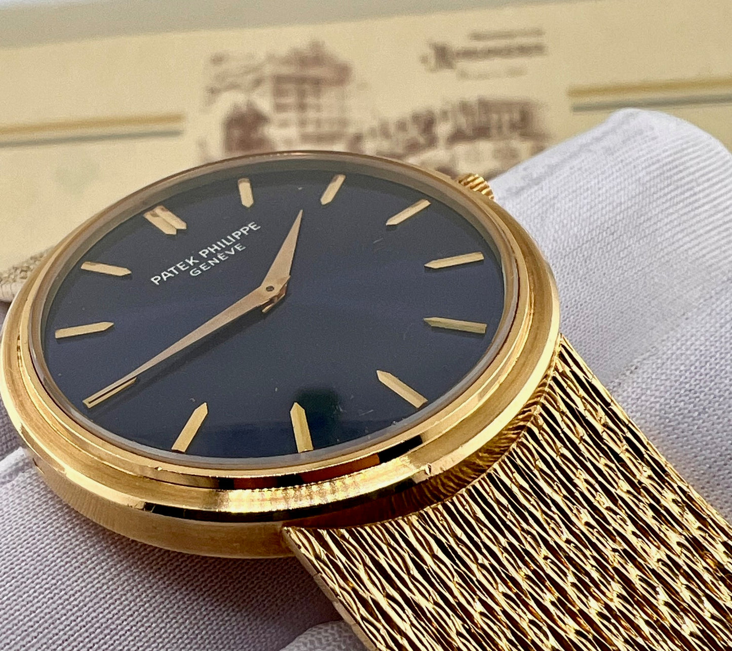 Patek Philippe Calatrava 3606/2 1984 Yellow Gold Blue Dial Extrait d'archive 2016