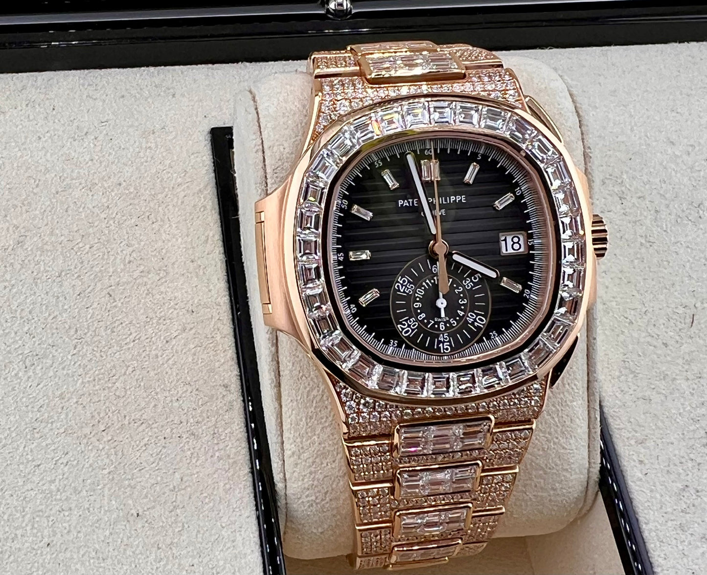 Patek Philippe Nautilus 5980/1400R-011 diamonds factory 2023 full set
