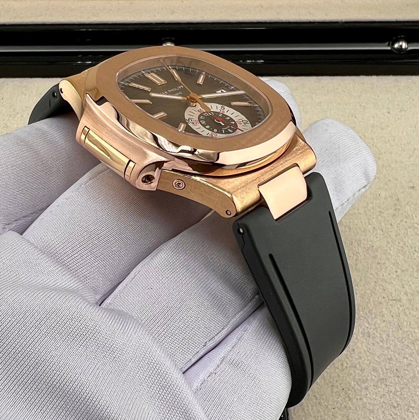 Patek Philippe Nautilus 5980/1R-001 Chocolate 2011 Extrait d'archive