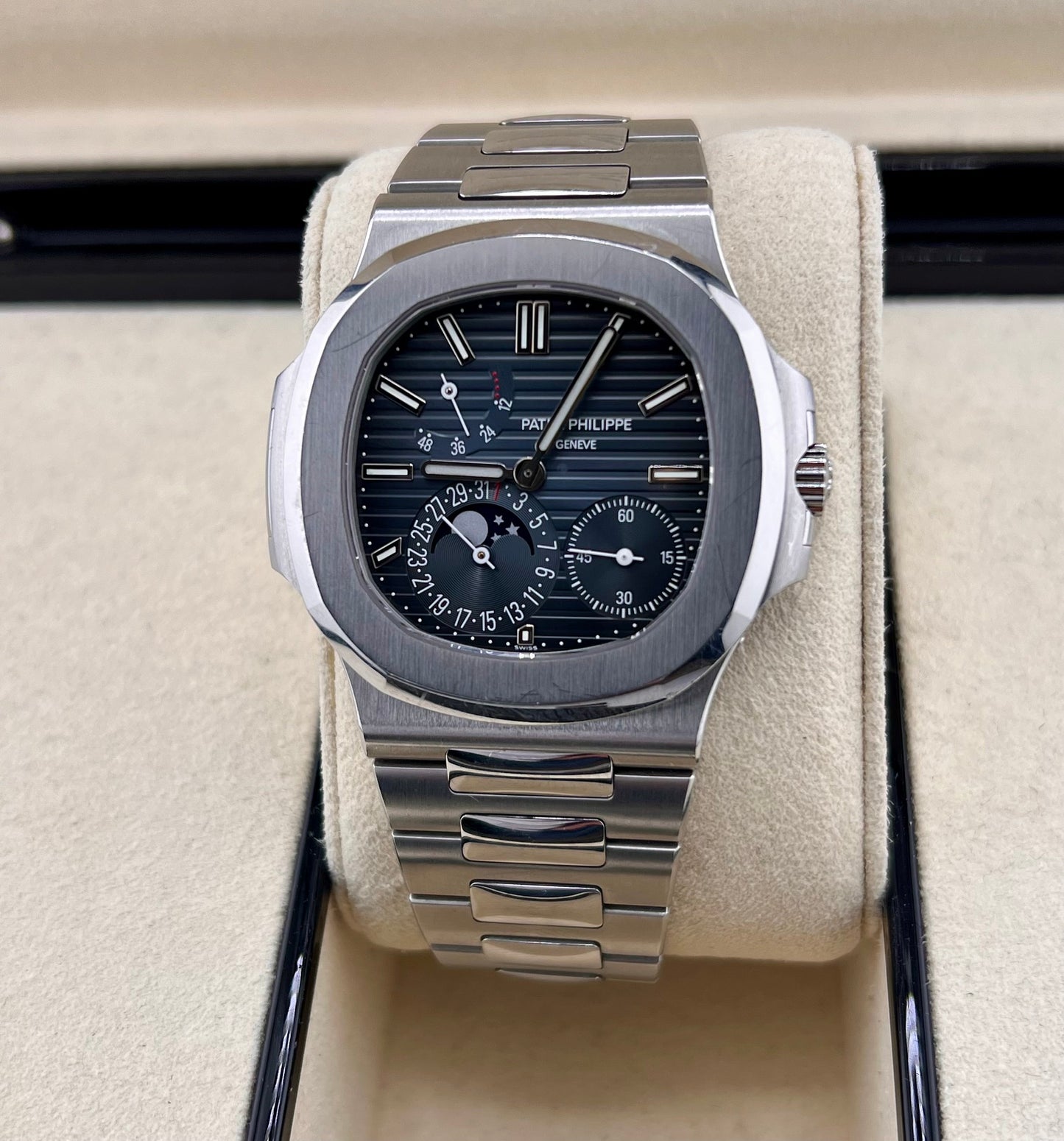 Patek Philippe Nautilus 5712/1A Full Set 2017 Box&Paper ''Oman''