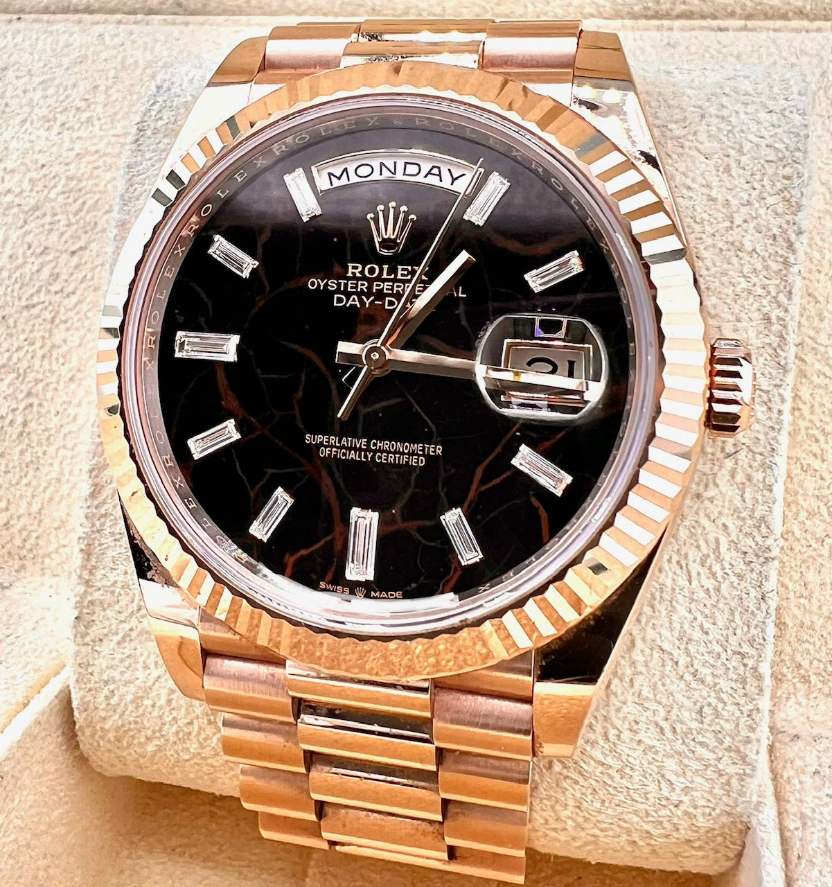 Rolex Day-Date 40mm 228235 Eisenkiesel Baguette Diamond 2023 like new
