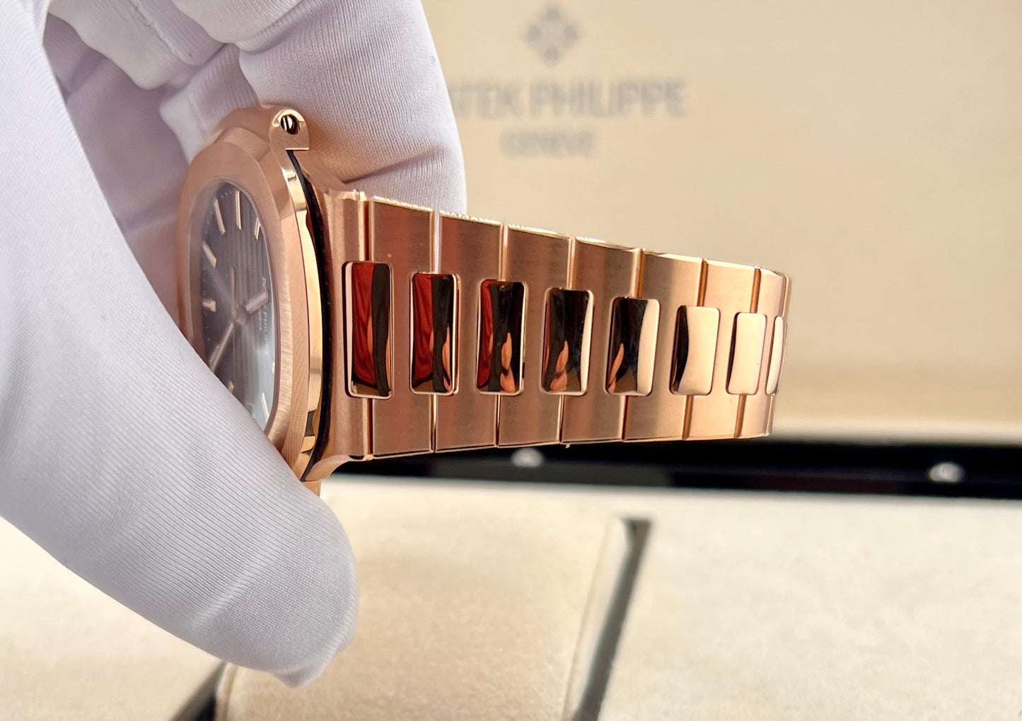 Patek Philippe Nautilus 5711/1R Box&Paper chocolate 2017 (Malesia) like new