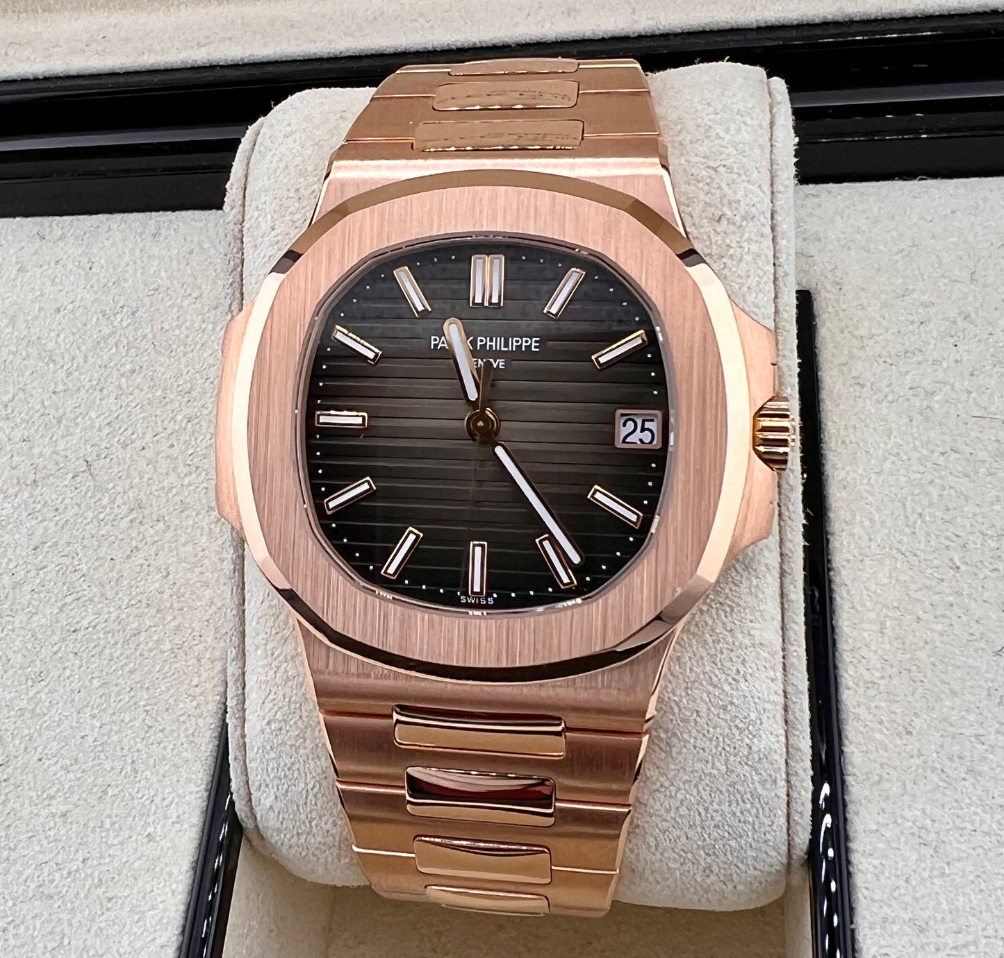 Patek Philippe Nautilus 5711/1R Box&Paper chocolate 2016 (Italia) like new