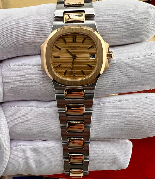 Patek Philippe Nautilus 4700 Lady 27mm Box&Paper Quartz 1982 Ita
