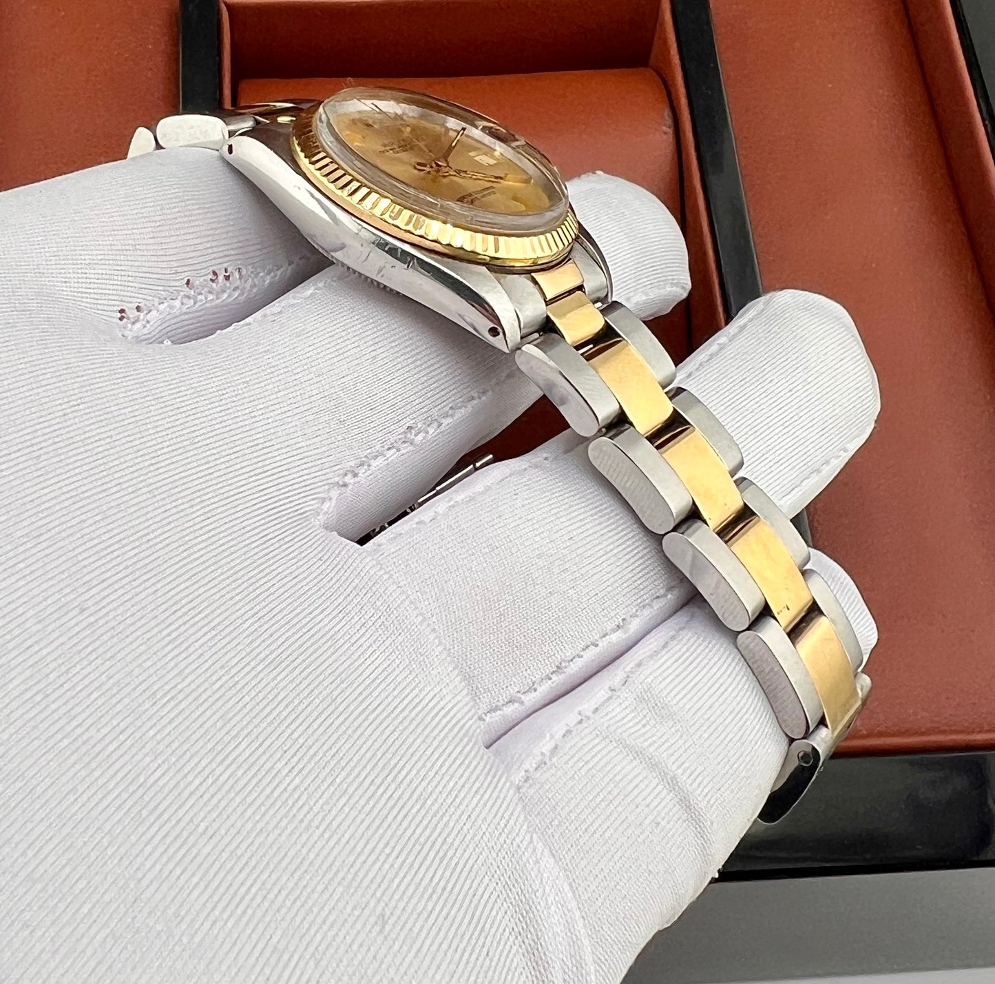 Rolex Datejust 31mm 6827 Boy Champagne Dial Oyster 1977 only watch