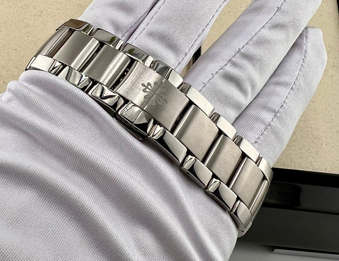 Patek Philippe Annual Calendar Complications 5905/1A new 2025