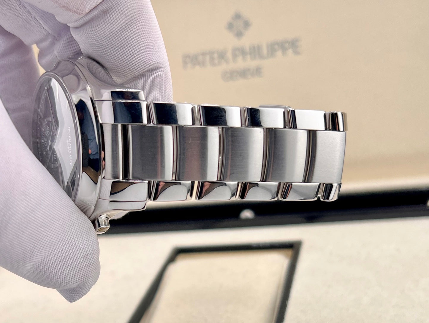 Patek Philippe Annual Calendar Complications 5905/1A new 2025