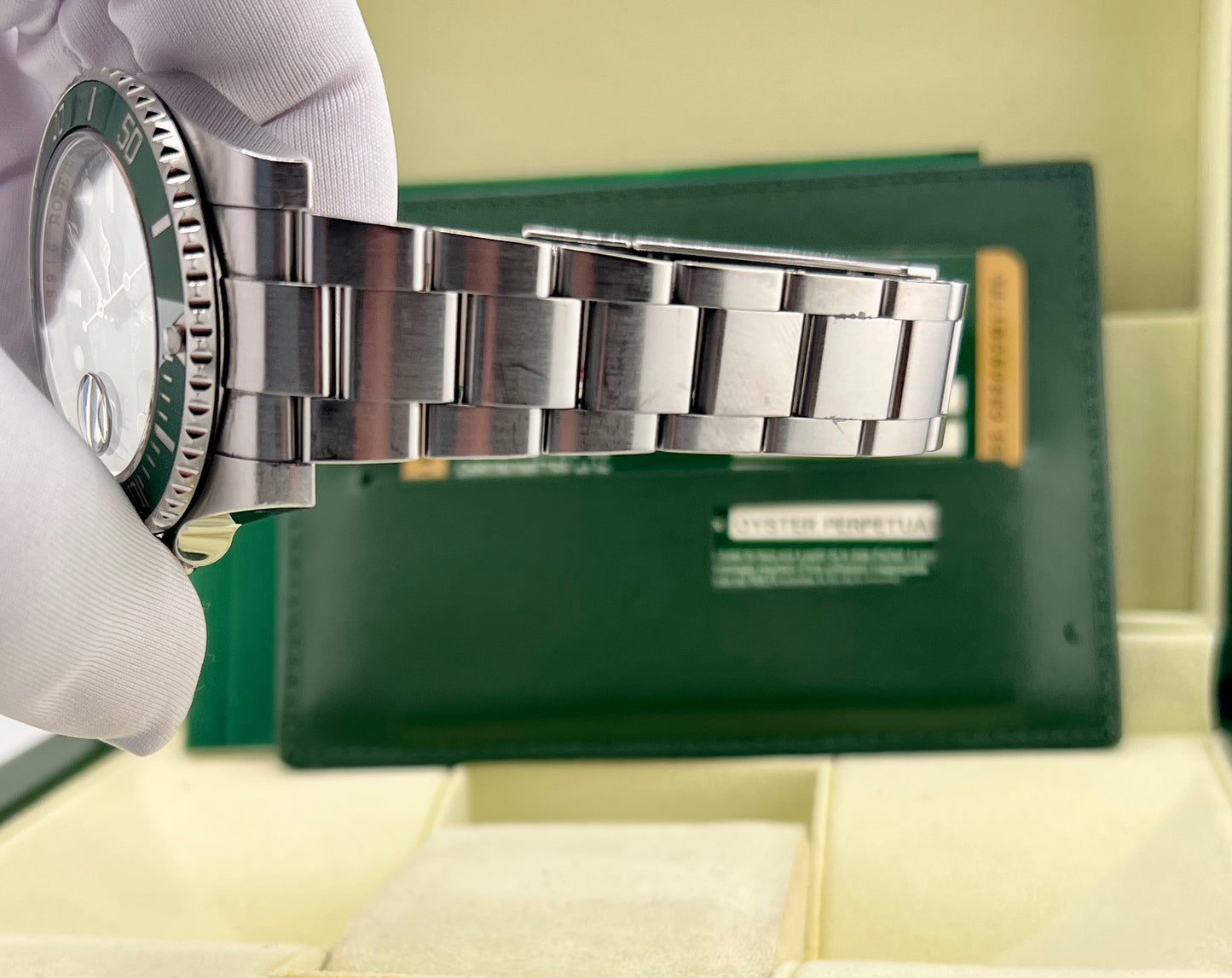 Rolex Submariner Date 116610LV ''Hulk'' 2011 Box&Paper (Saudi Arabia)
