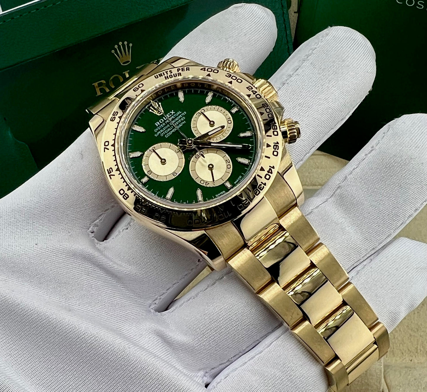 Rolex Cosmograph Daytona 125608 Green Dial 2025 like new