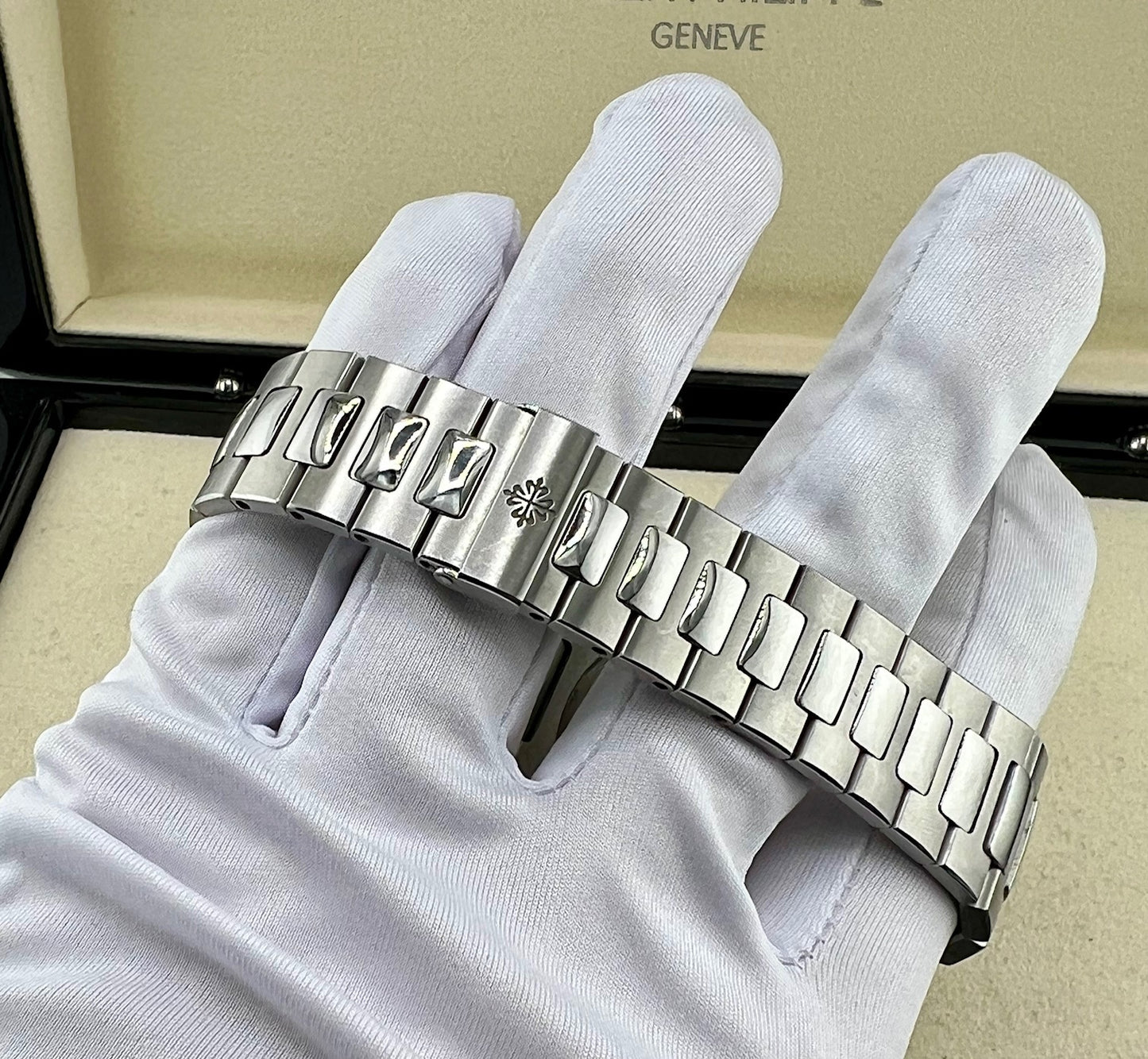 Patek Philippe Nautilus 5980/1A Blue Dial 2008 Full Set (ITA)
