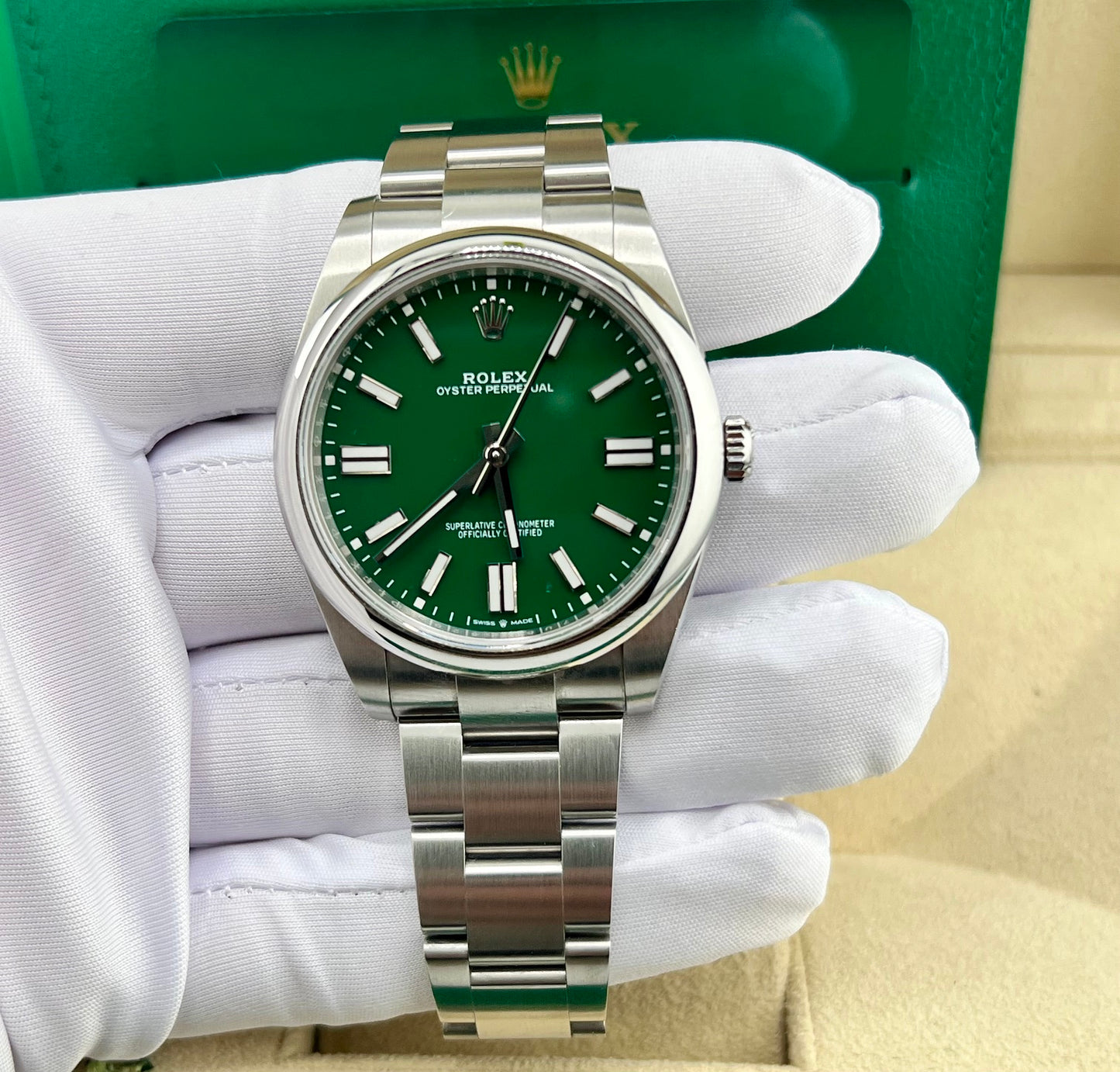 Rolex Oyster Perpetual 124300 Green Dial 2023 Full Set