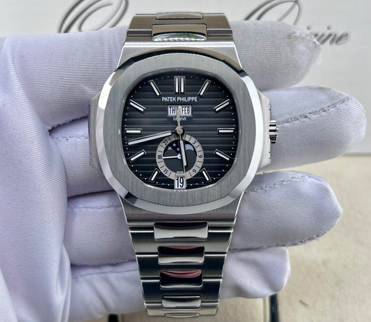 Patek Philippe Nautilus 5726/1A Black Dial 2012 Full Set (Francia)