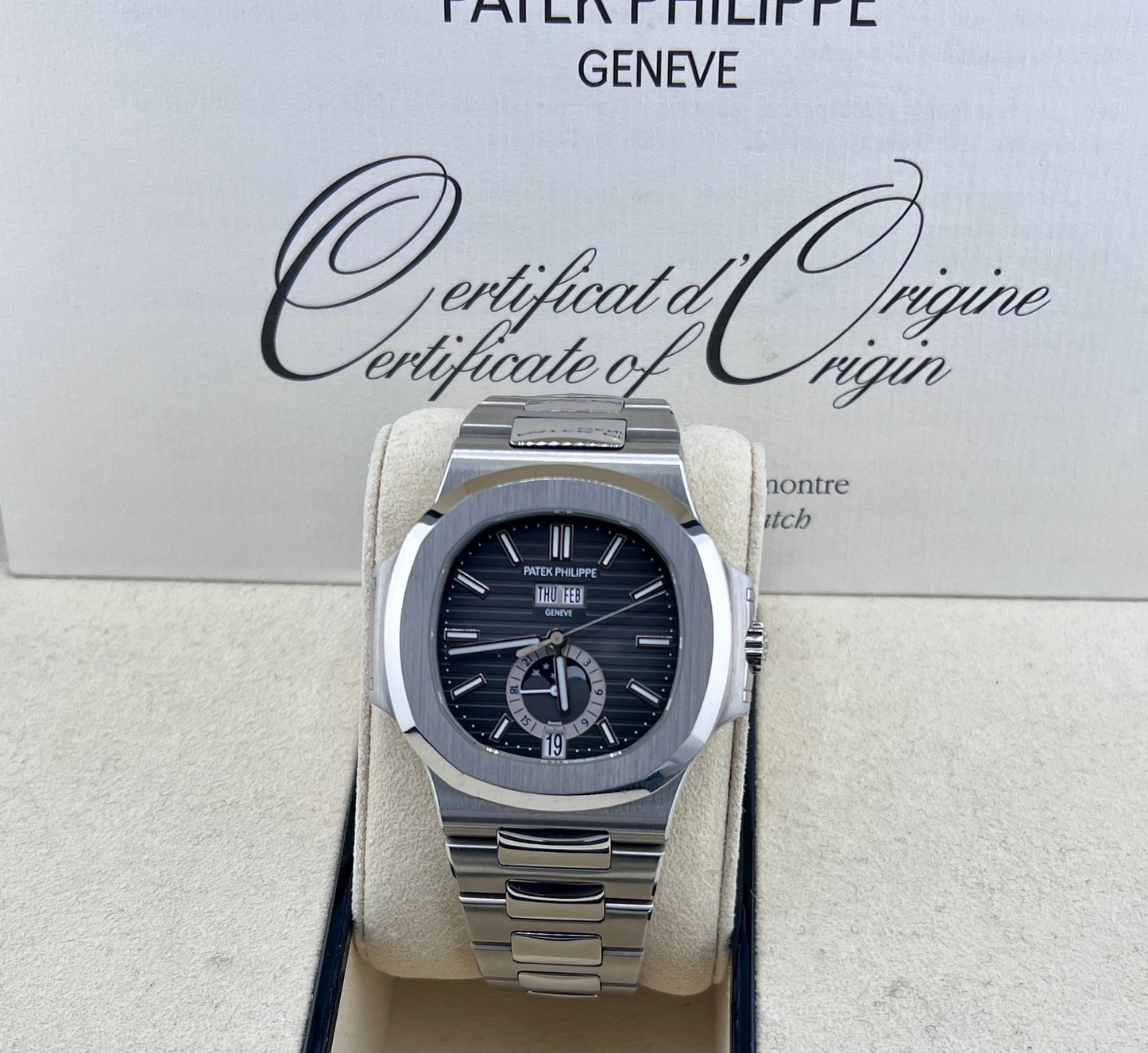 Patek Philippe Nautilus 5726/1A Black Dial 2012 Full Set (Francia)