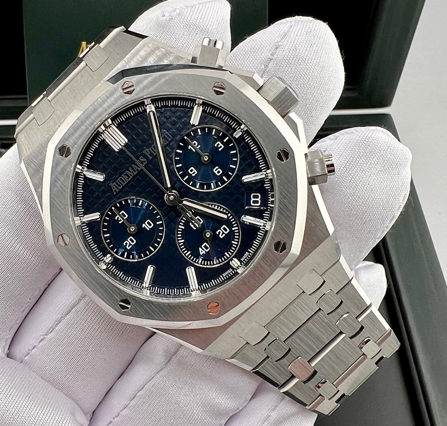 Audemars Piguet Royal Oak Selfwinding Chronograph 26240ST Blue Dial 41mm like new