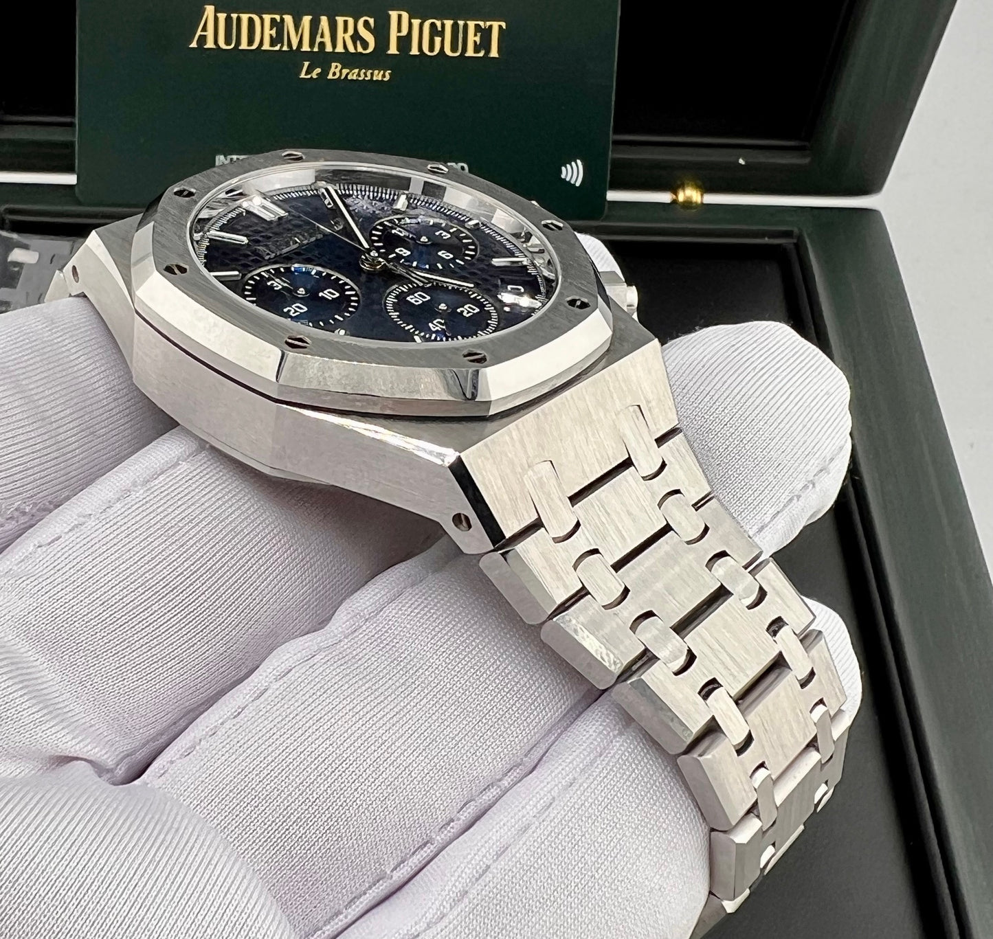 Audemars Piguet Royal Oak Selfwinding Chronograph 26240ST Blue Dial 41mm like new