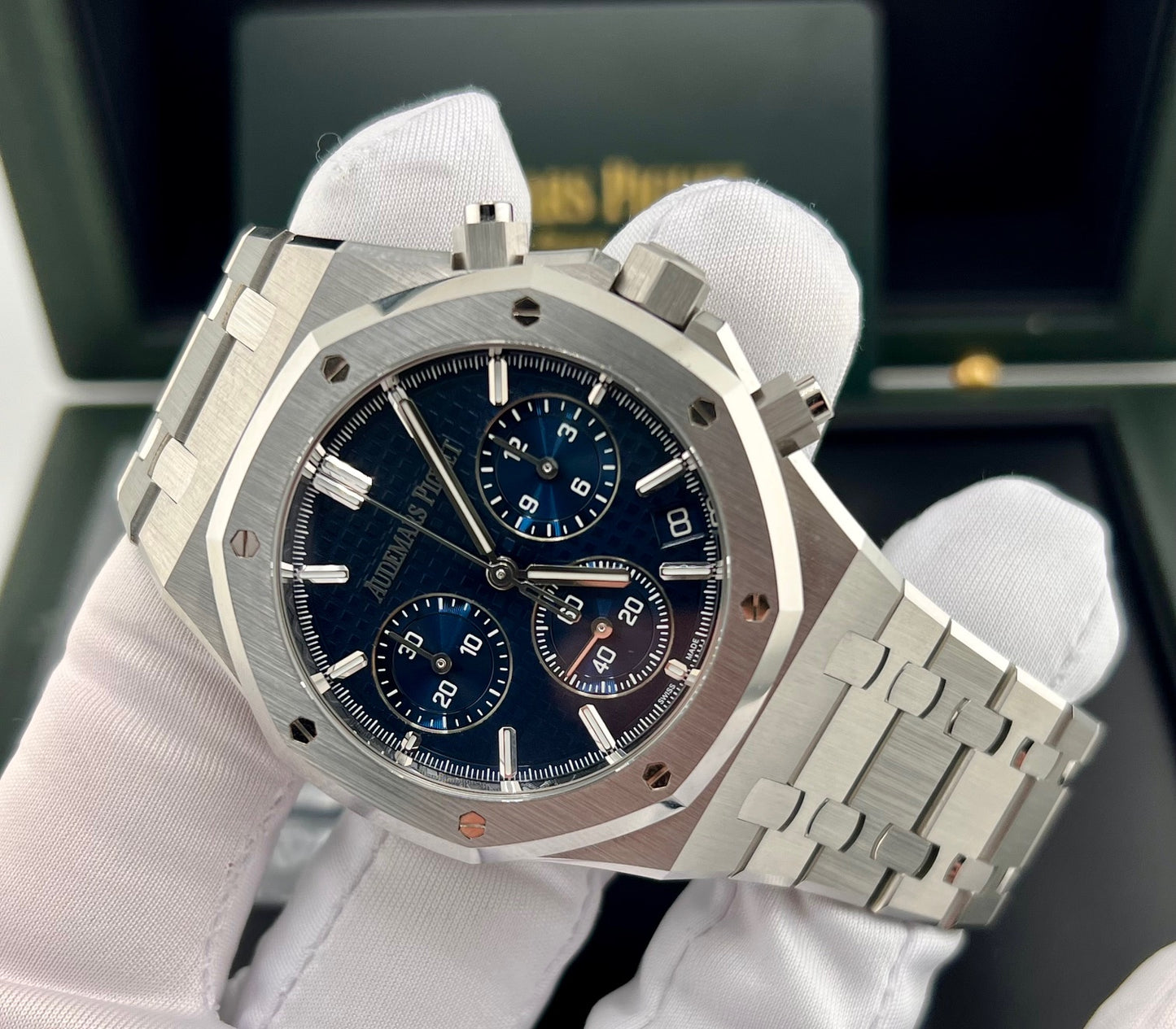 Audemars Piguet Royal Oak Selfwinding Chronograph 26240ST Blue Dial 41mm like new