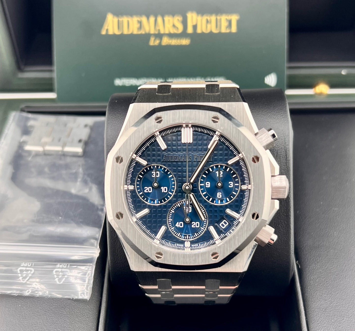 Audemars Piguet Royal Oak Selfwinding Chronograph 26240ST Blue Dial 41mm like new